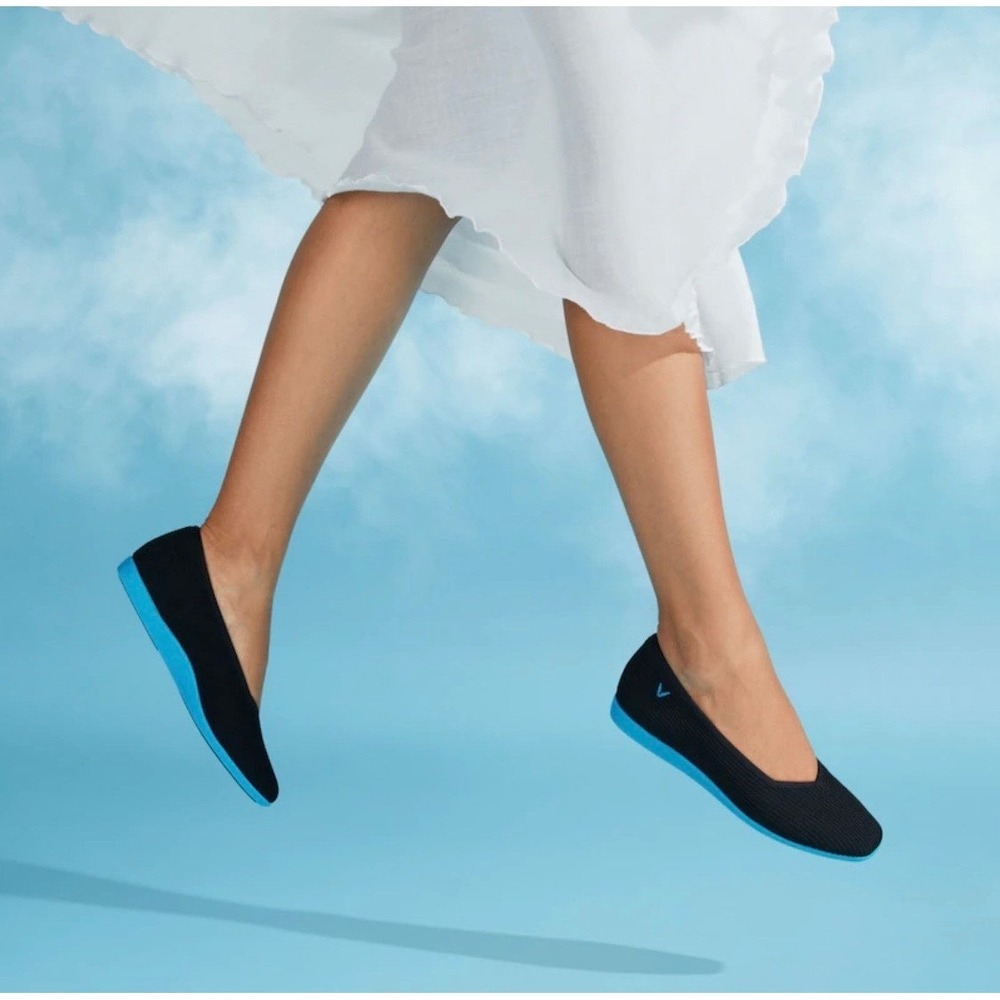 VIVAIA V-Cut Knit Flats Black Blue Sole Comfortable Sustainable Shoes US/7